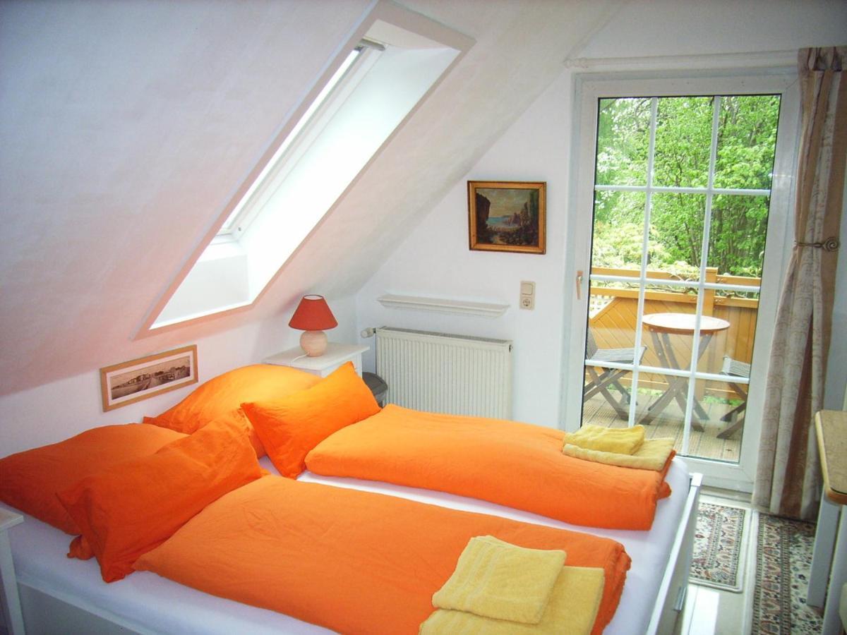 Ostsee Hotel-Pension An Der Lindenallee Бад Доберан Екстериор снимка