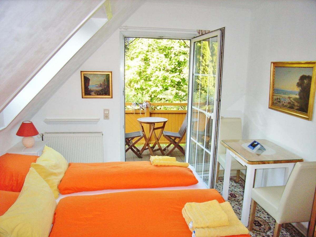 Ostsee Hotel-Pension An Der Lindenallee Бад Доберан Екстериор снимка