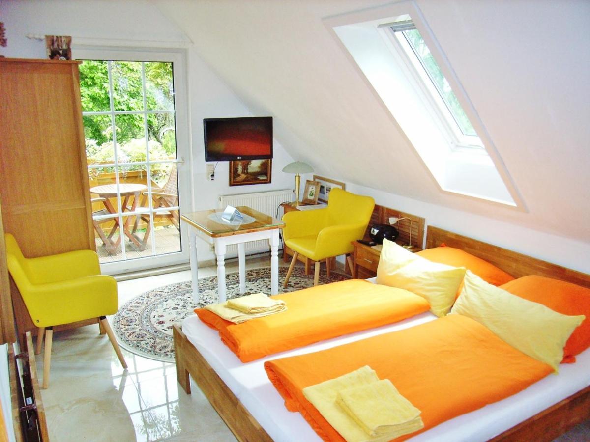 Ostsee Hotel-Pension An Der Lindenallee Бад Доберан Екстериор снимка