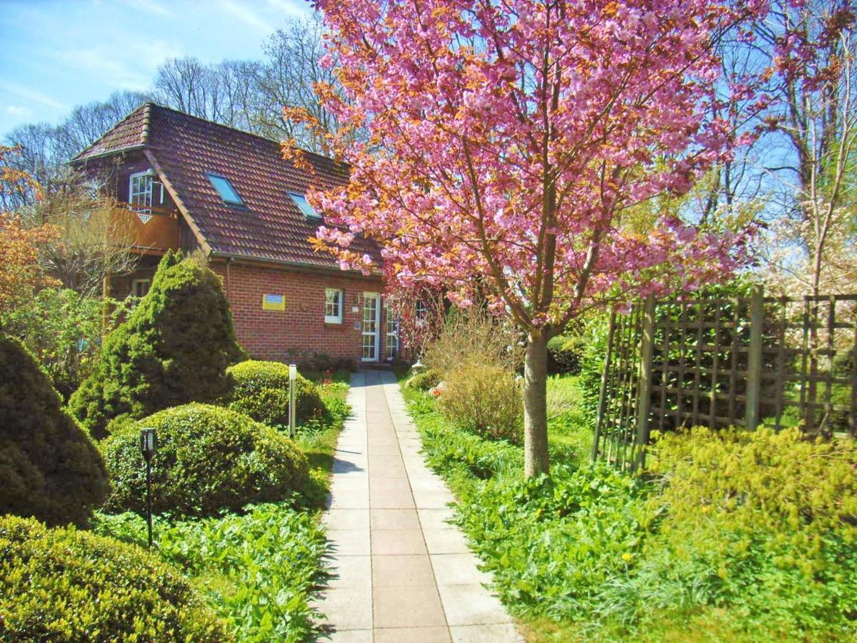 Ostsee Hotel-Pension An Der Lindenallee Бад Доберан Екстериор снимка