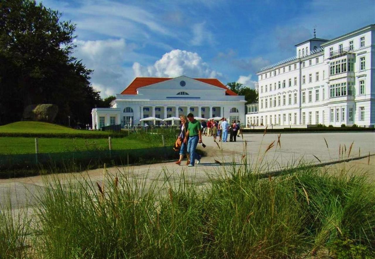 Ostsee Hotel-Pension An Der Lindenallee Бад Доберан Екстериор снимка